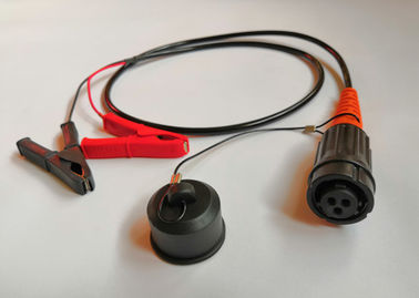 Câble de puissance de batterie avec le connecteur et le connecteur correspondant de panneau.